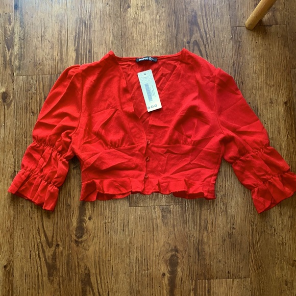 Boohoo Red Crop Button Down Top - Picture 1 of 3